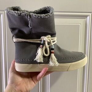 Tom’s Women’s Vista Boots NWT